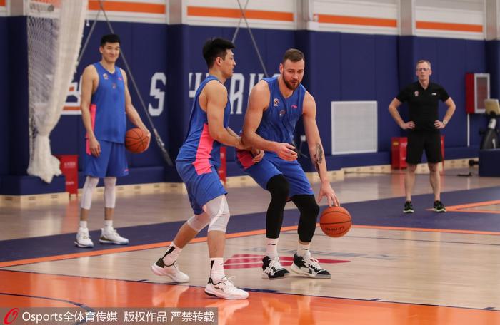 少儿篮球训练的好处_1